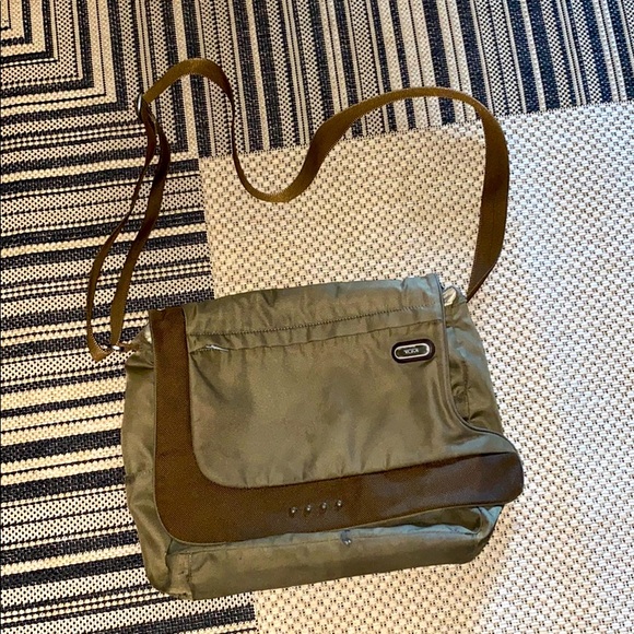 tumi nylon messenger bag